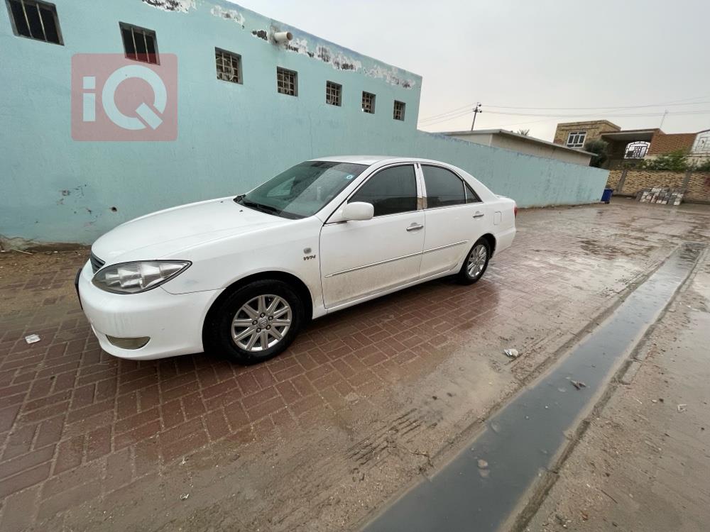 تۆیۆتا کامری